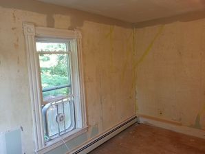 Wallpaper Removal in Pepperell, MA (3)